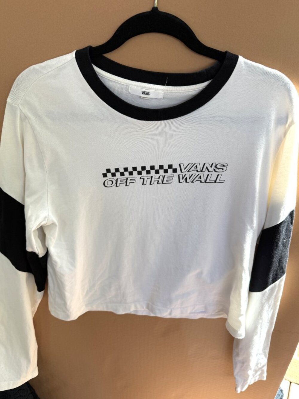 Women's "VANS OFF THE WALL" Black & White Long Sleeve Cropped Top T-Shirt, Large